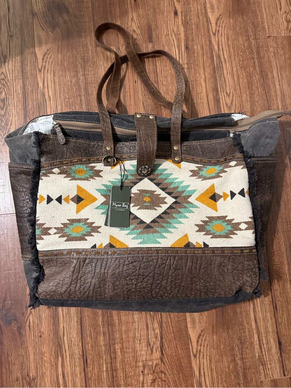 Myra aztec Desert weekender bag new with tags! - Picture 2 of 4